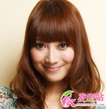 2012主流女式燙發(fā)發(fā)型圖