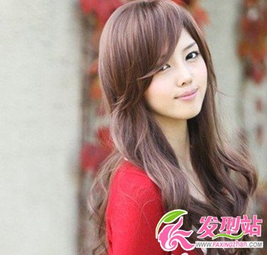 2012主流女式燙發(fā)發(fā)型圖