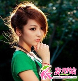 簡單優(yōu)雅韓式盤發(fā)