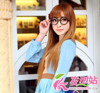清純優(yōu)雅直發(fā)發(fā)型