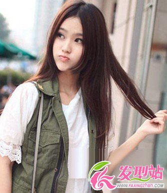 清純優(yōu)雅直發(fā)發(fā)型