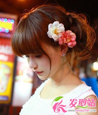 2013流行發(fā)型:韓式發(fā)型扎法