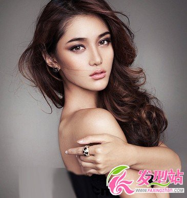 2013時尚發(fā)型:女生卷發(fā)