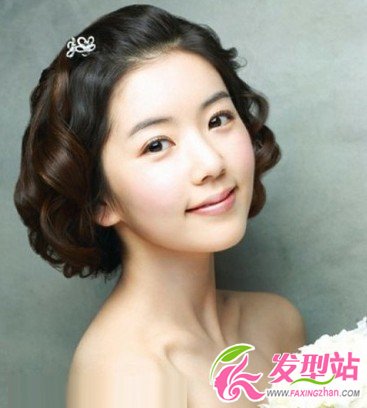 時尚優(yōu)雅新娘發(fā)型