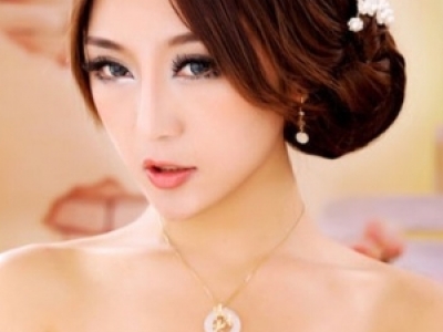 甜美公主系盤(pán)發(fā)發(fā)型推薦 優(yōu)雅動(dòng)人盤(pán)發(fā)造型圖解