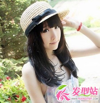 女生個性獨特中長發(fā)發(fā)型