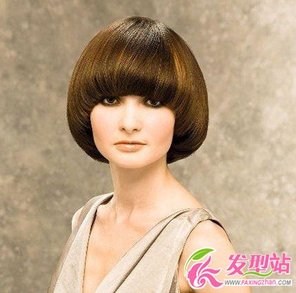 女生短發(fā):經(jīng)典時(shí)尚波波頭