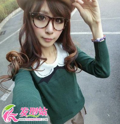 最新女生中長(zhǎng)卷發(fā)發(fā)型 俏皮可愛(ài)蘿莉范兒