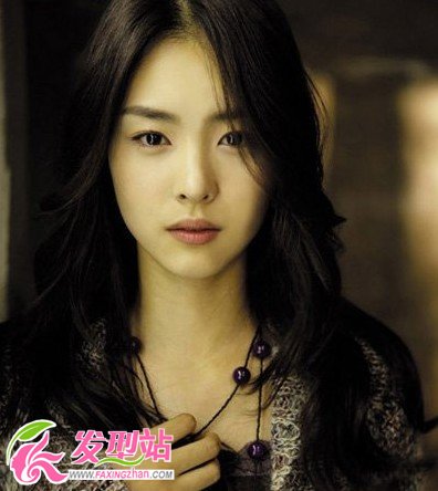 女生浪漫卷發(fā)發(fā)型 優(yōu)雅詮釋女人魅力