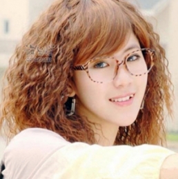 2025女生短發(fā)燙發(fā)發(fā)型推薦 慵懶清新風短發(fā)造型 煙花燙