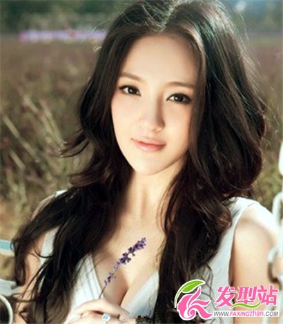 2013年流行發(fā)型:女士長發(fā)燙發(fā)發(fā)型圖片