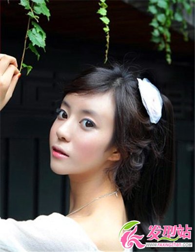 最可愛(ài)馬尾發(fā)型扎發(fā) 打造蘿莉青春派