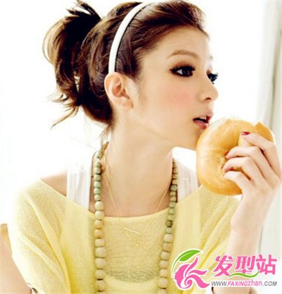 女士俏皮馬尾發(fā)型 清爽扎發(fā)盡顯氣質(zhì)