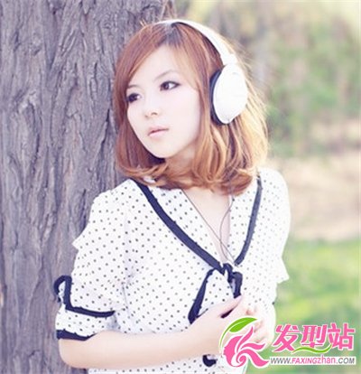 短發(fā)女生個(gè)性卷發(fā)設(shè)計(jì) 蓬松發(fā)尾更添時(shí)尚