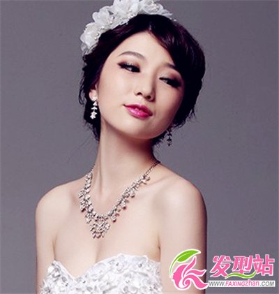 2014流行新娘發(fā)型 溫暖氣質(zhì)盤發(fā)顯高貴
