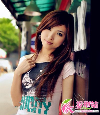 最具清純氣質(zhì)長直發(fā)發(fā)型 經(jīng)典直發(fā)演繹時尚