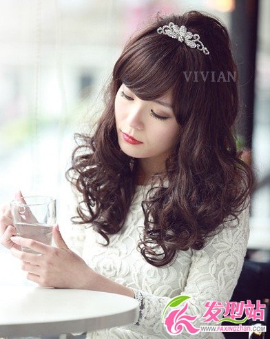 2014女生流行什么燙發(fā)發(fā)型 最新時尚燙發(fā)發(fā)型圖片