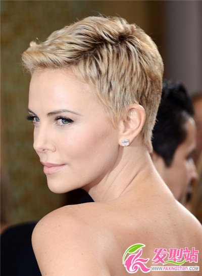 м^F(xin)R]ĸŮ?ni)簲ɪAnne HathawayAɭEmma Watson҂԰l(f)F(xin)|(zh)Ll(f)Ψһ܉͹@|(zh)ĳ̰l(f)uuɞڅݣ҂ՈHƷOriginal & MineralĄ(chung)⿂O(jin)Janelle ChaplinV҂̰l(f)ܵR]ŮA