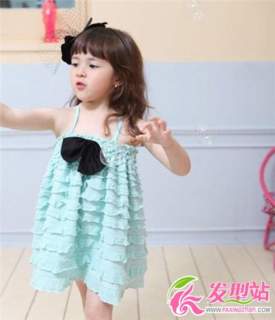 小女孩可愛時(shí)尚韓式扎發(fā)發(fā)型