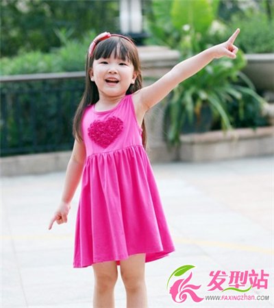 小女孩可愛時(shí)尚韓式扎發(fā)發(fā)型
