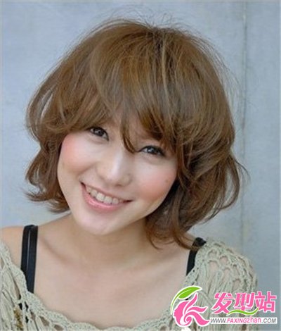 國字臉短發(fā)女生流行燙發(fā)發(fā)型 個性燙發(fā)輕松換臉