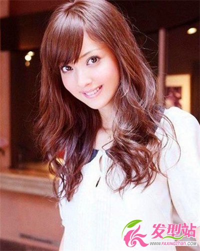 2014女生流行燙發(fā)推薦 氣質(zhì)燙發(fā)塑造優(yōu)美時(shí)尚感