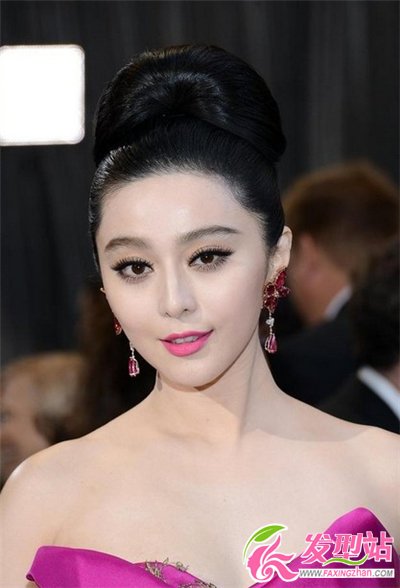女士參加晚宴選擇什么盤(pán)發(fā) 當(dāng)紅女星示范宴會(huì)高貴盤(pán)發(fā)發(fā)型