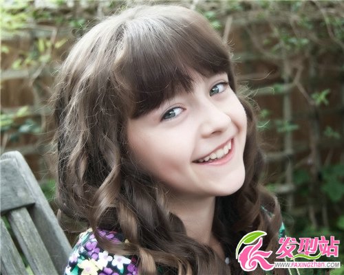 小女孩扎什么發(fā)型好看 歐美小女孩可愛扎發(fā)發(fā)型