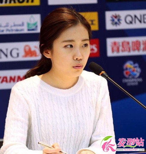 亞冠發(fā)布會美女翻譯是誰?_亞冠美女翻譯圖片