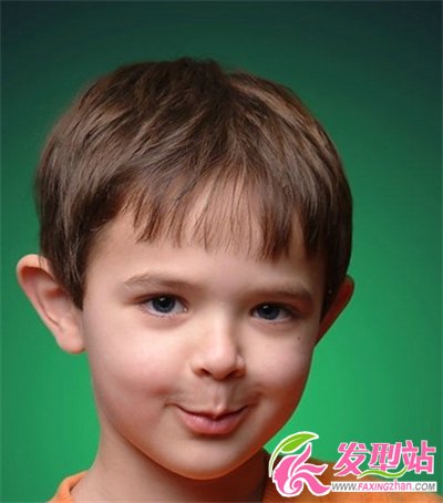七八歲男孩做什么發(fā)型好看 2014可愛兒童發(fā)型推薦