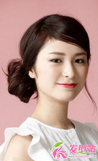 春夏季如何能扎出好看的發(fā)型 中長(zhǎng)發(fā)女生甜美可愛(ài)扎發(fā)