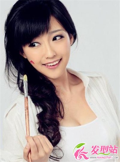 春夏季女生最愛扎發(fā)發(fā)型 簡(jiǎn)單清新馬尾扎發(fā)發(fā)型