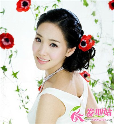五一結(jié)婚流行什么新新娘發(fā)型 春夏季最浪漫韓式新娘發(fā)型
