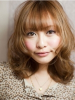 蓬松梨花頭發(fā)型設(shè)計 流行空氣感梨花頭更清爽