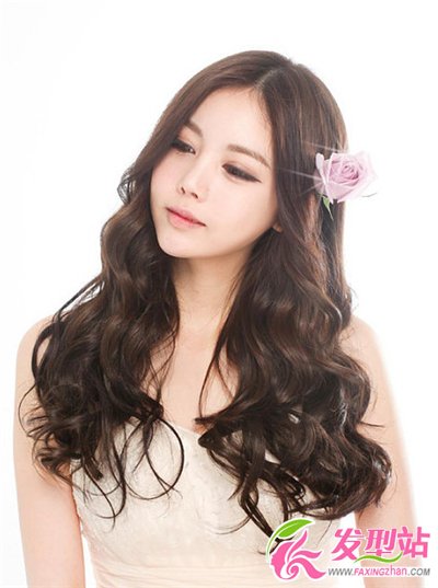 長(zhǎng)發(fā)女生2014流行卷發(fā)發(fā)型 韓式卷發(fā)最甜美有氣質(zhì)