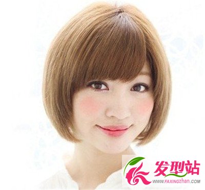 女生今年時(shí)尚卷發(fā)發(fā)型 輕盈中短卷發(fā)讓你瞬間減齡又顯乖巧