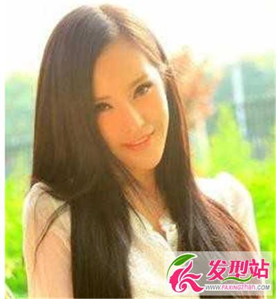 女生柔順亮澤長(zhǎng)發(fā)發(fā)型 一秒鐘吸引聚焦