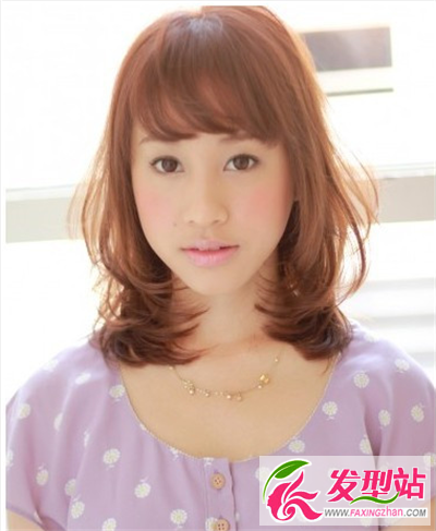 甜美日系卷發(fā)發(fā)型 精心設計凸顯美感