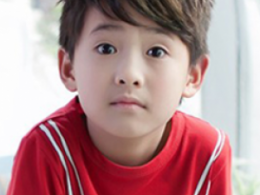 時(shí)尚炫酷的小男孩發(fā)型推薦 讓寶寶變身帥氣潮男的創(chuàng)意