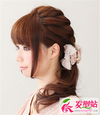 女生流行時尚扎發(fā)發(fā)型 專屬你的百變造型