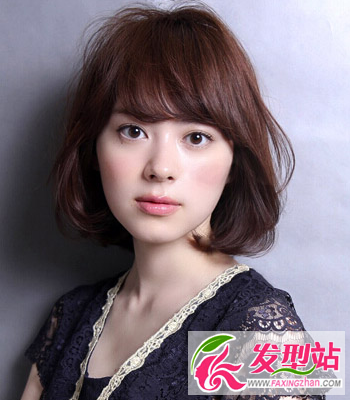 中長(zhǎng)卷發(fā)修顏發(fā)型 看中長(zhǎng)發(fā)如何演繹甜美