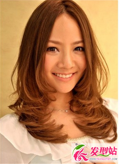 女生流行中長發(fā)發(fā)型 簡單自然又浪漫