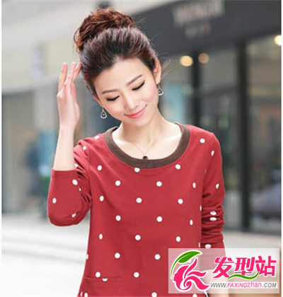 職場女士時尚款盤發(fā)發(fā)型 不僅帶來優(yōu)雅清新而且氣質(zhì)