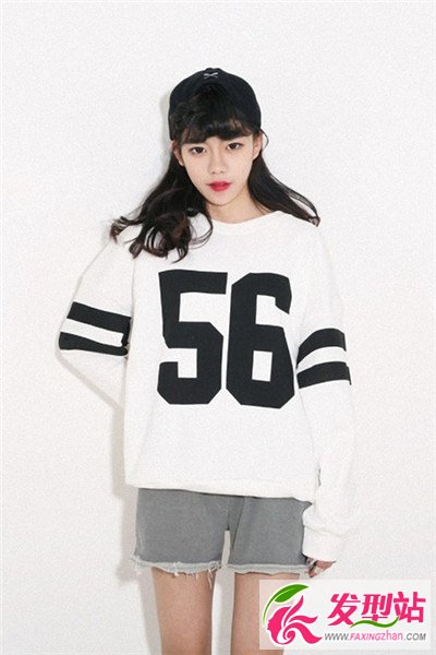 女生隨性齊劉海 打造慵懶甜美風(fēng)