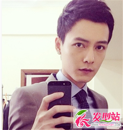 開學(xué)季學(xué)長必備發(fā)型 時尚男生發(fā)型盡顯穩(wěn)重帥氣