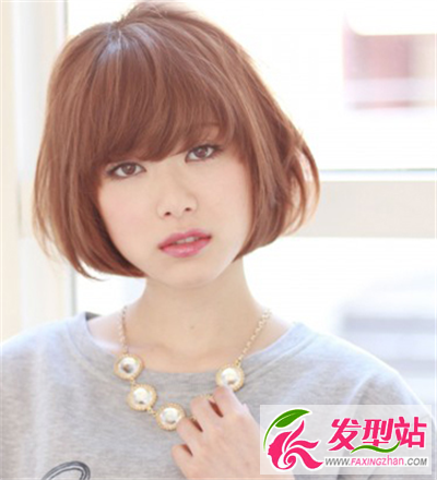 秋季時(shí)尚波波頭發(fā)型 立顯可愛小V臉