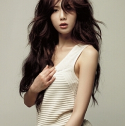 發(fā)量多女生時(shí)尚韓式燙發(fā) 厚重感燙發(fā)更加修顏