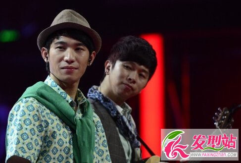 ЇRobbyn&KendyO@ݳfҕl_O@R&KِY|ḽ_R&Kɹx