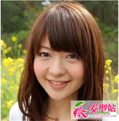 內扣中長直發(fā)梨花頭 修顏發(fā)型秋季的好選擇