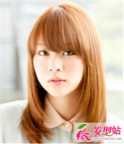 內(nèi)扣中長(zhǎng)直發(fā)梨花頭 修顏發(fā)型秋季的好選擇
